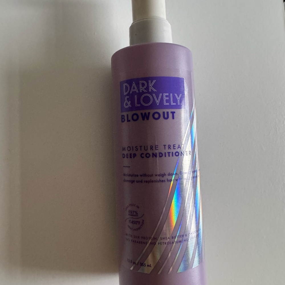 DARK & LOVELY Blowout Moisture Treatment Deep Conditioner